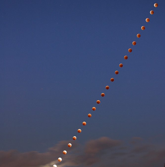 Monday Night offers Lunar Eclipse for North America